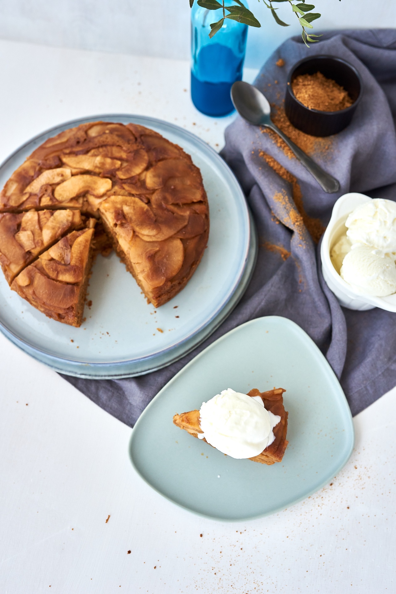 Upside-Down Apple Cake - Paula Särekanno