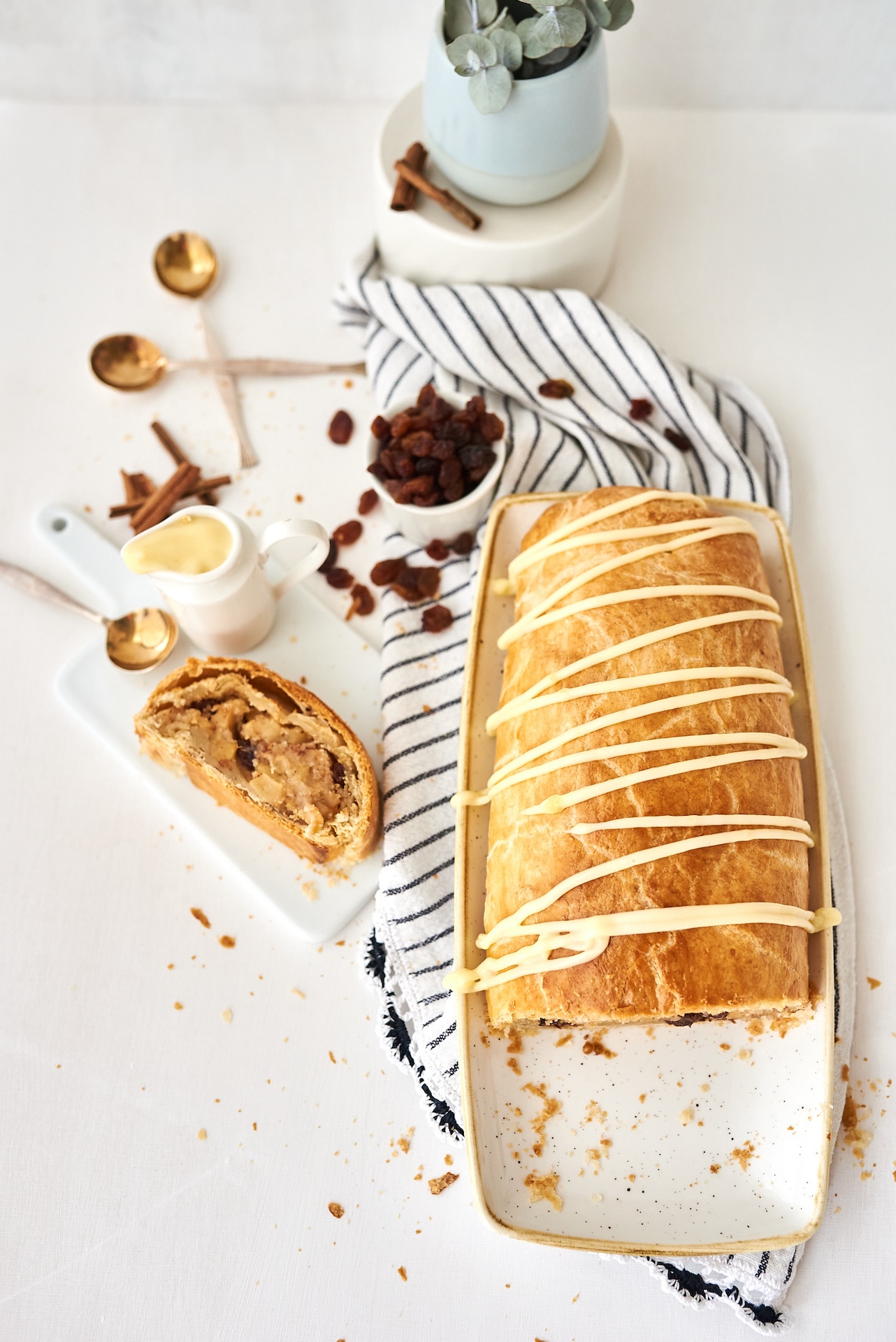 Apple and Raisin Strudel - Paula Särekanno