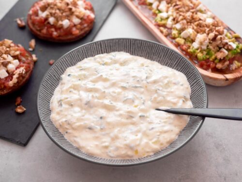 Tzatziki ehk hapukoore-kurgi kaste