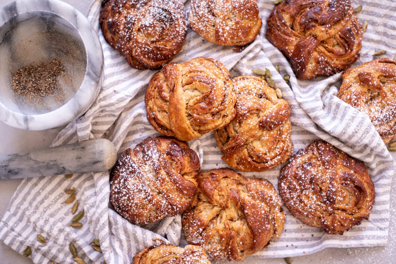 Soft Cardamom Buns - Paula Särekanno