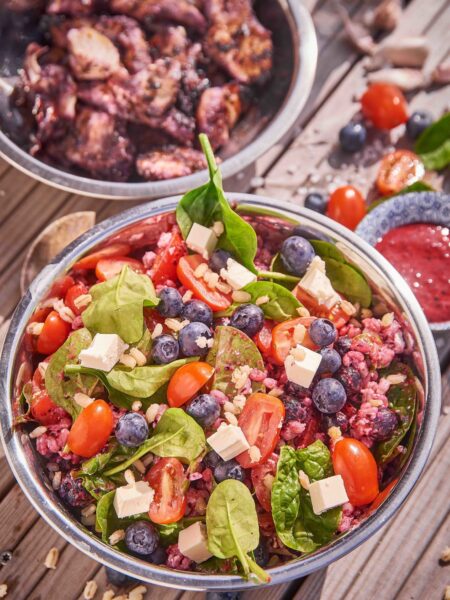 Kruubisalat mustikate ja fetaga