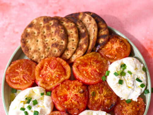 Suitsuse grilltomati salatitaldrik burrataga