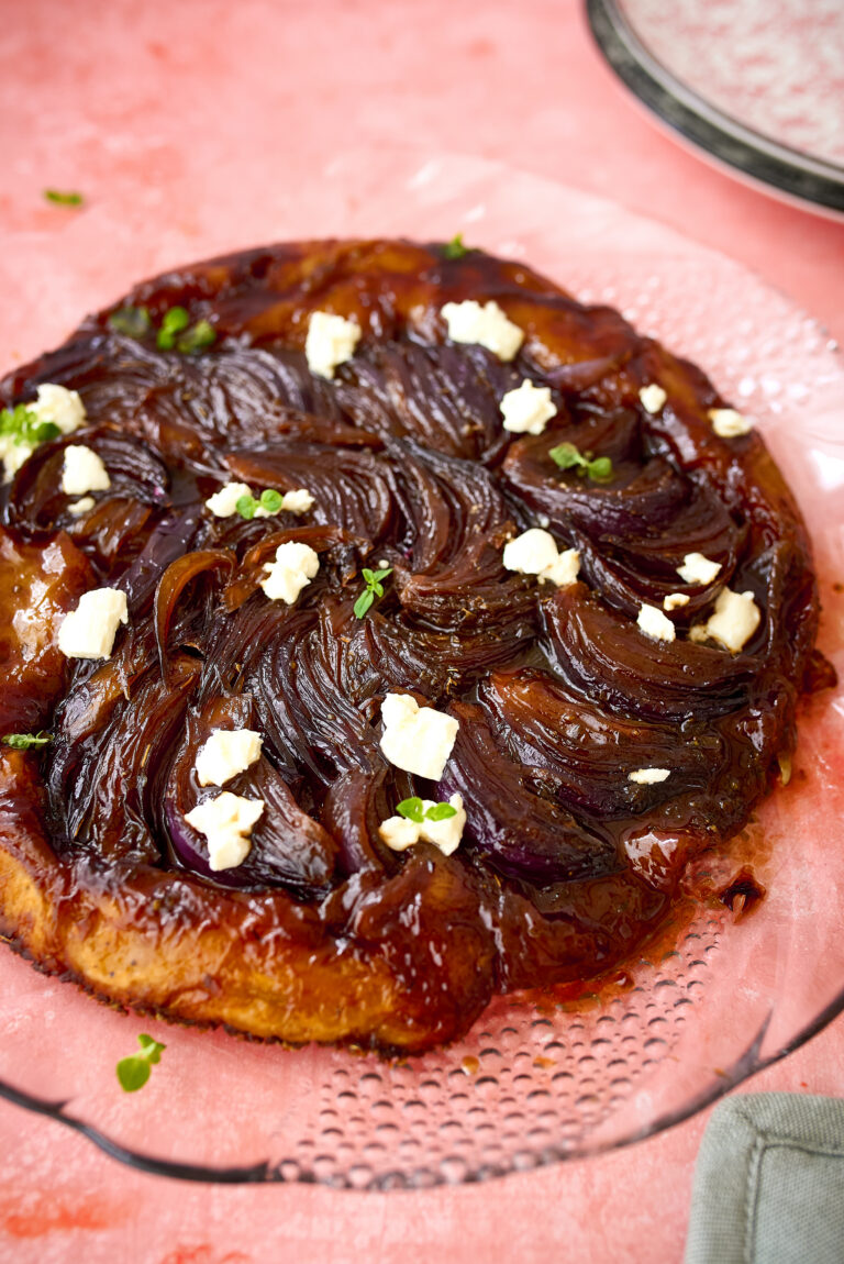 Punase sibula Tarte Tatin kitsejuustuga