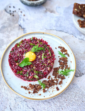Peedi tartar vutimuna ja krõbeda rukkileiva puruga