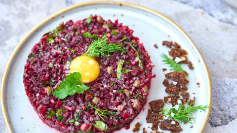 Peedi tartar vutimuna ja krõbeda rukkileiva puruga