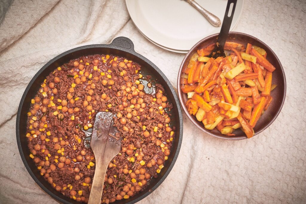 Hakklihapada kikerhernestega