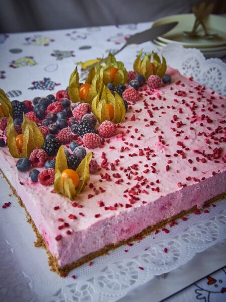 Vaarika-toorjuustutort