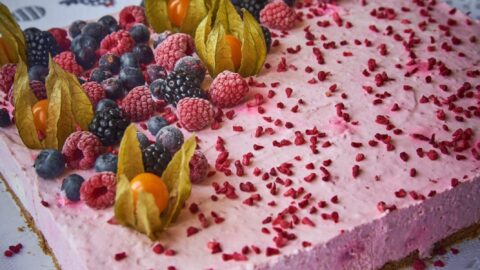 Vaarika-toorjuustutort