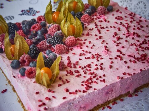 Vaarika-toorjuustutort