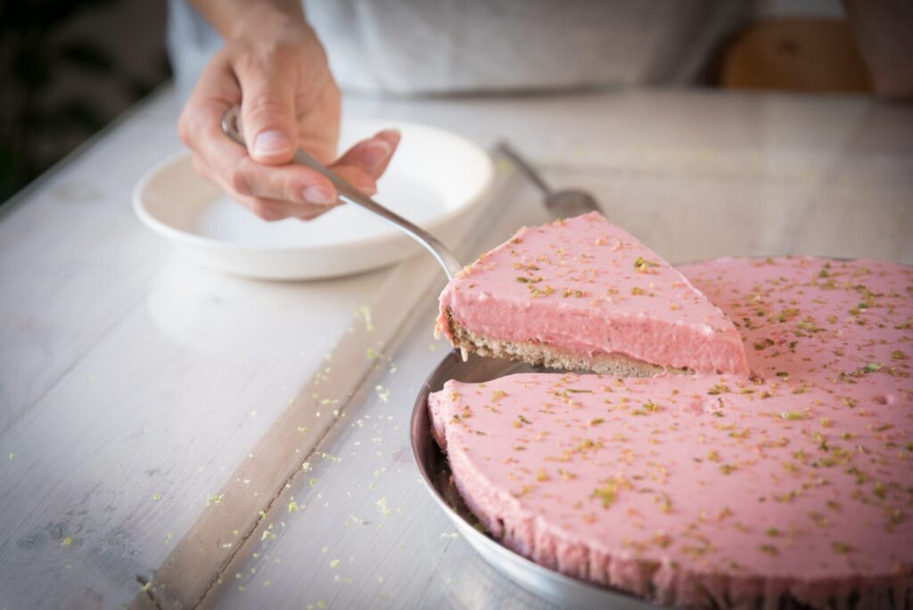 Maasika-kookose tort