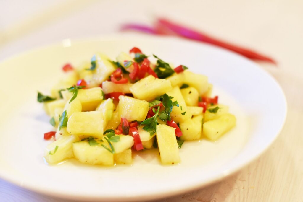 Ananassi-tšilli grillsalat