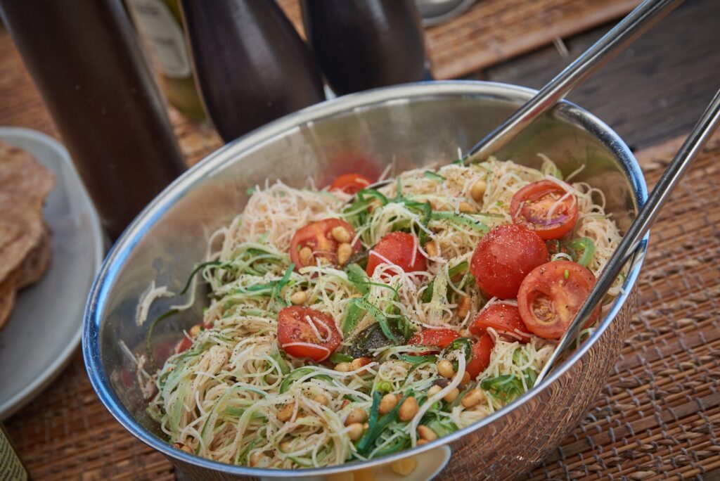 Wakame-nuudli salat