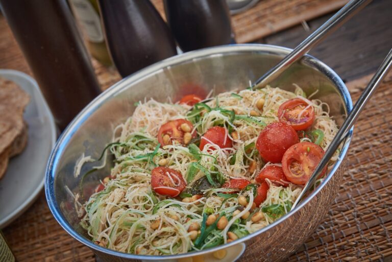 Wakame-nuudli salat